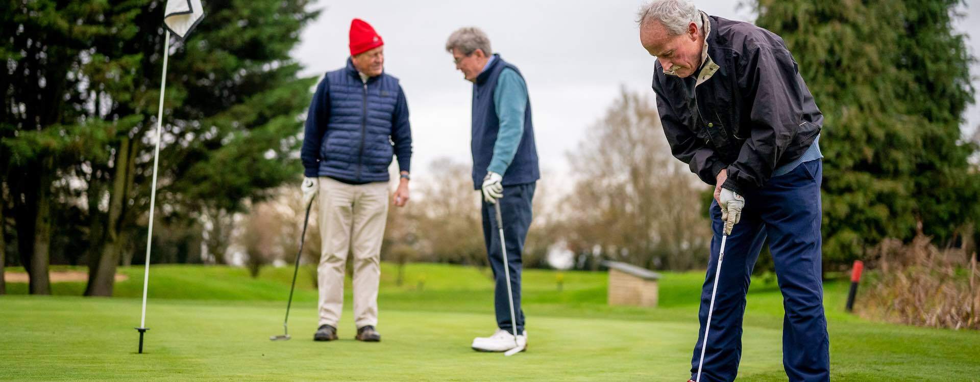 How to Choose a Senior Golf Bag